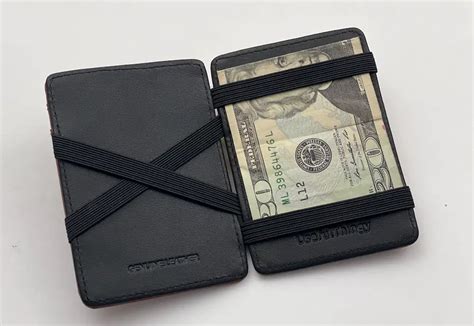 Fundamental magic wallet